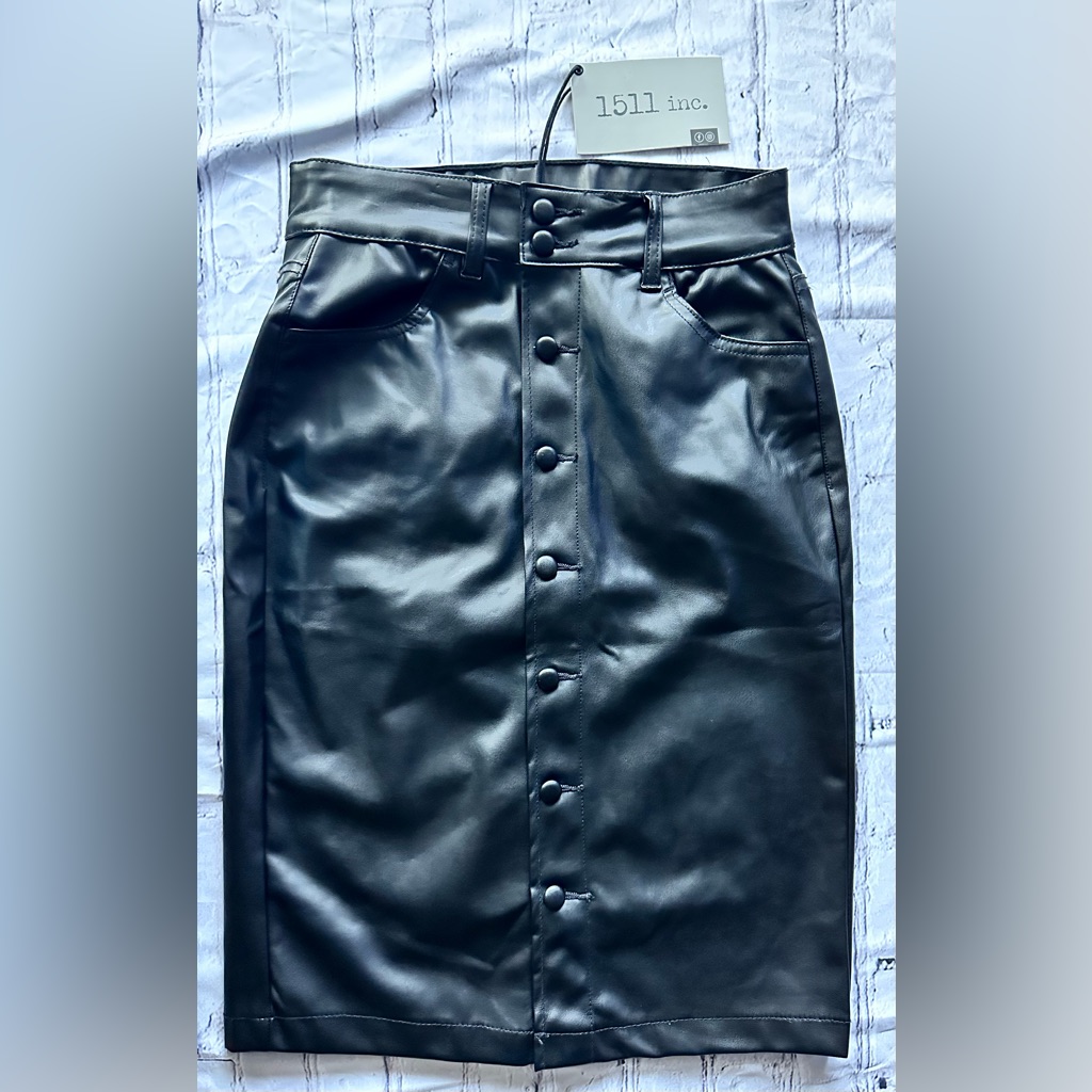 Women’s Faux Leather Skirt